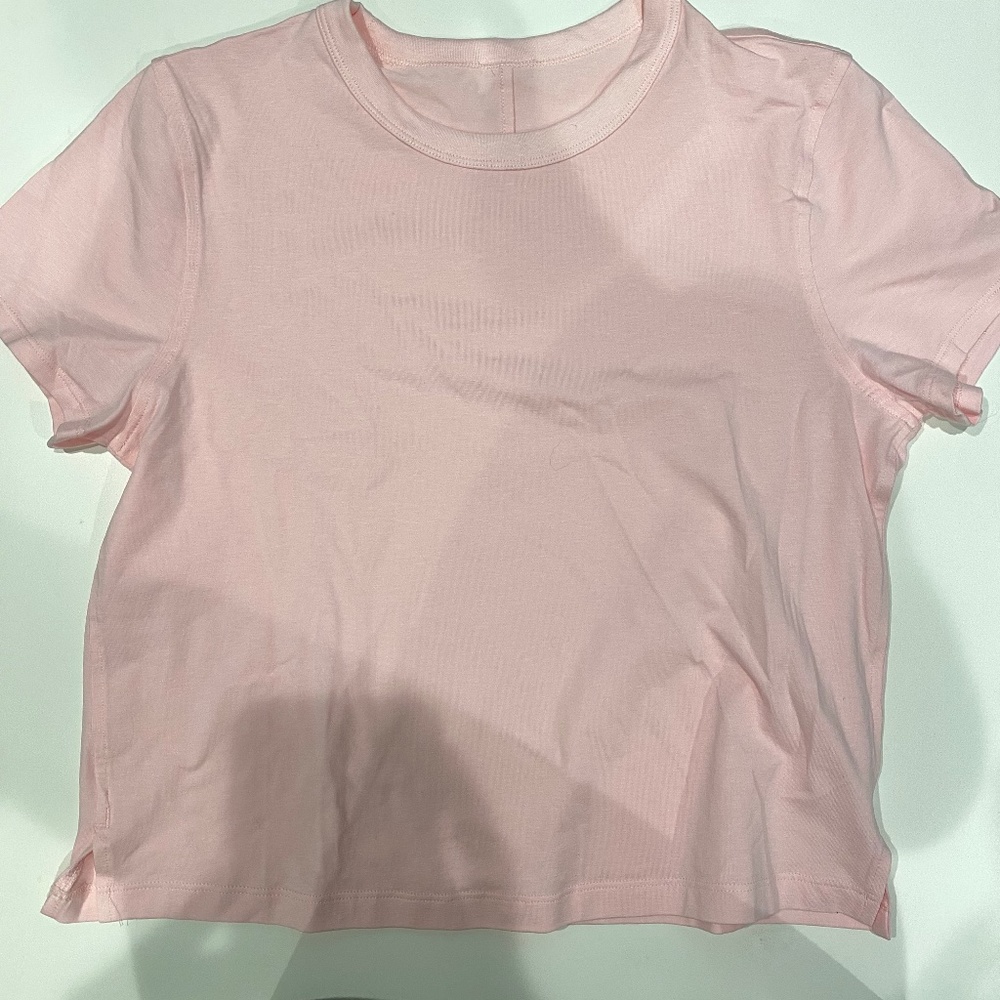 LULULEMON SEMI-CROP TEE PINK SIZE 4